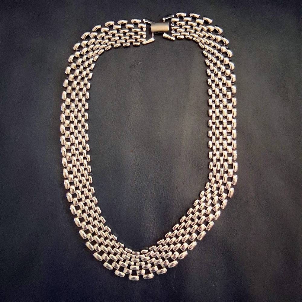 Elegant Napier Silver Necklace - Picture 2 of 3